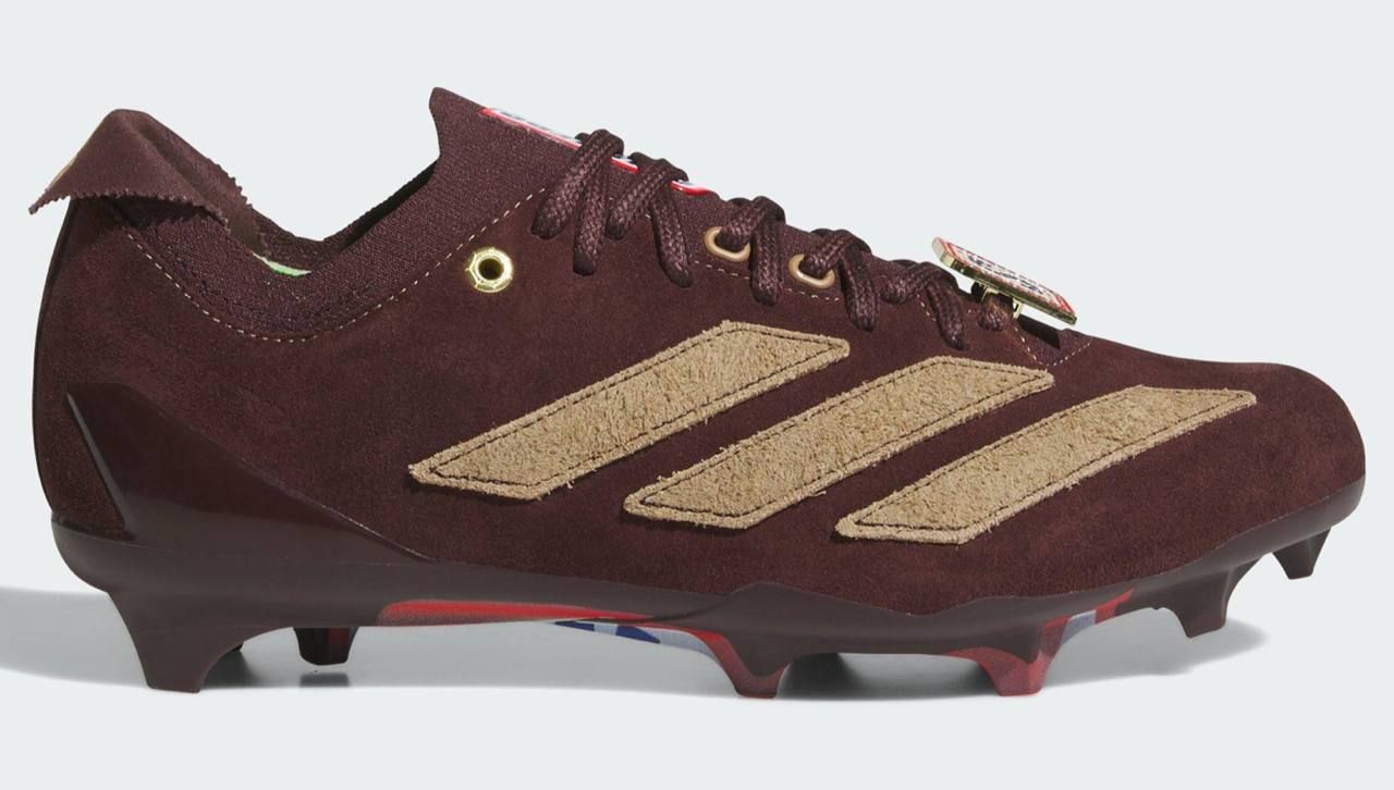 Adidas выпустил бутсы в стиле шоколадного батончика Snickers