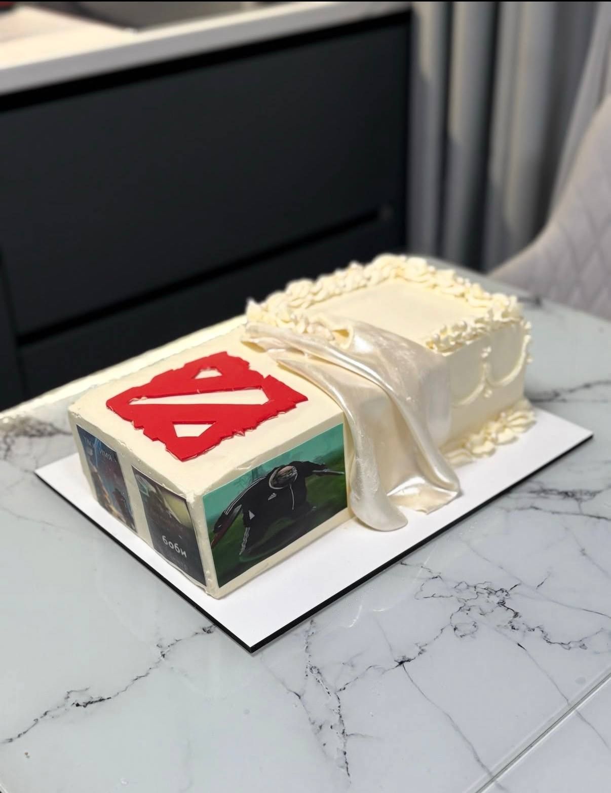 Confectioner Makes Double Cake for Her Wedding — 2