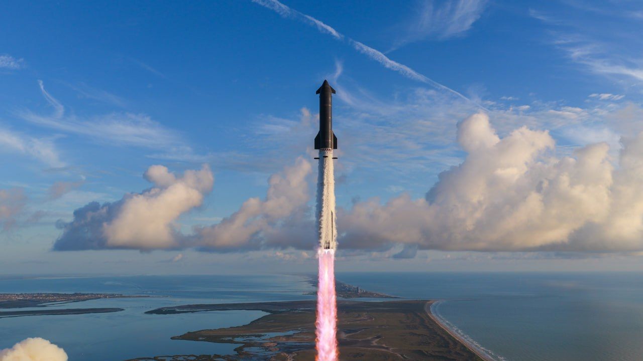 Starship reaches Earth orbit for the first time — 4