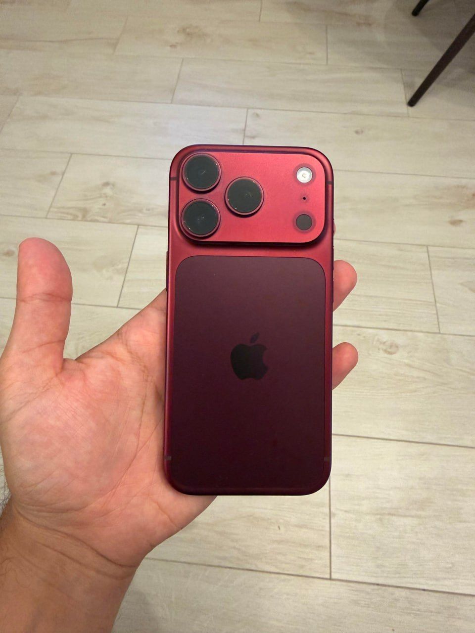 iPhone 18 Pro Body Fades from Burgundy to Red