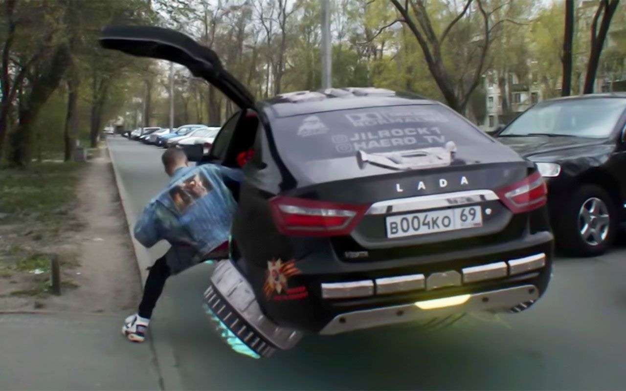 Lada Granta сможет летать с ракетным двигателем